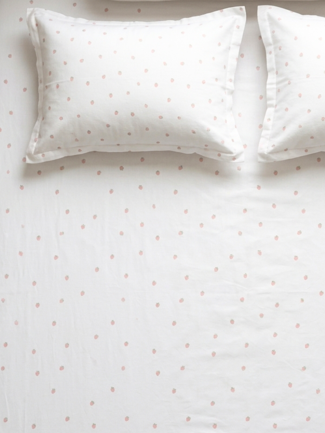 Pink Berry Ivory Printed Cotton Kids Bedsheet Set