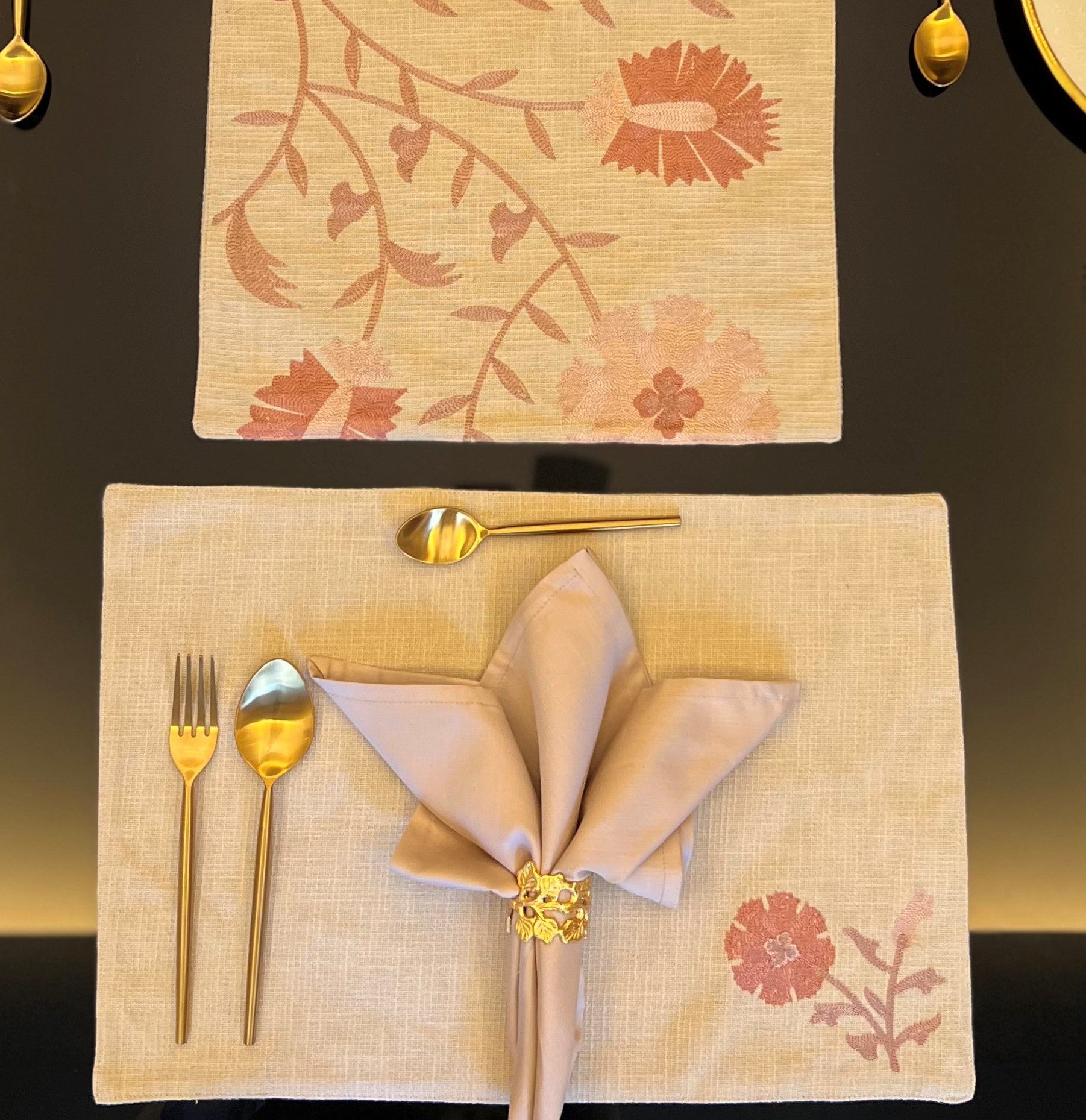 Floral Beige Placemat with Napkin (4 PC Set)