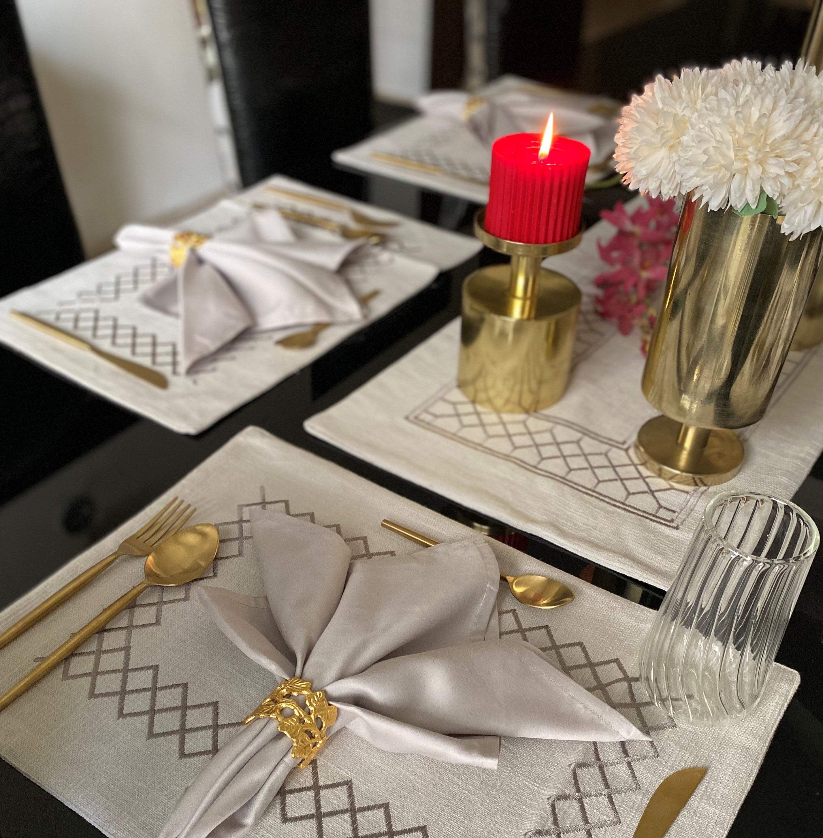 Zigzag Grey Table Linen - Set of 2 Placemats & 2 Napkins