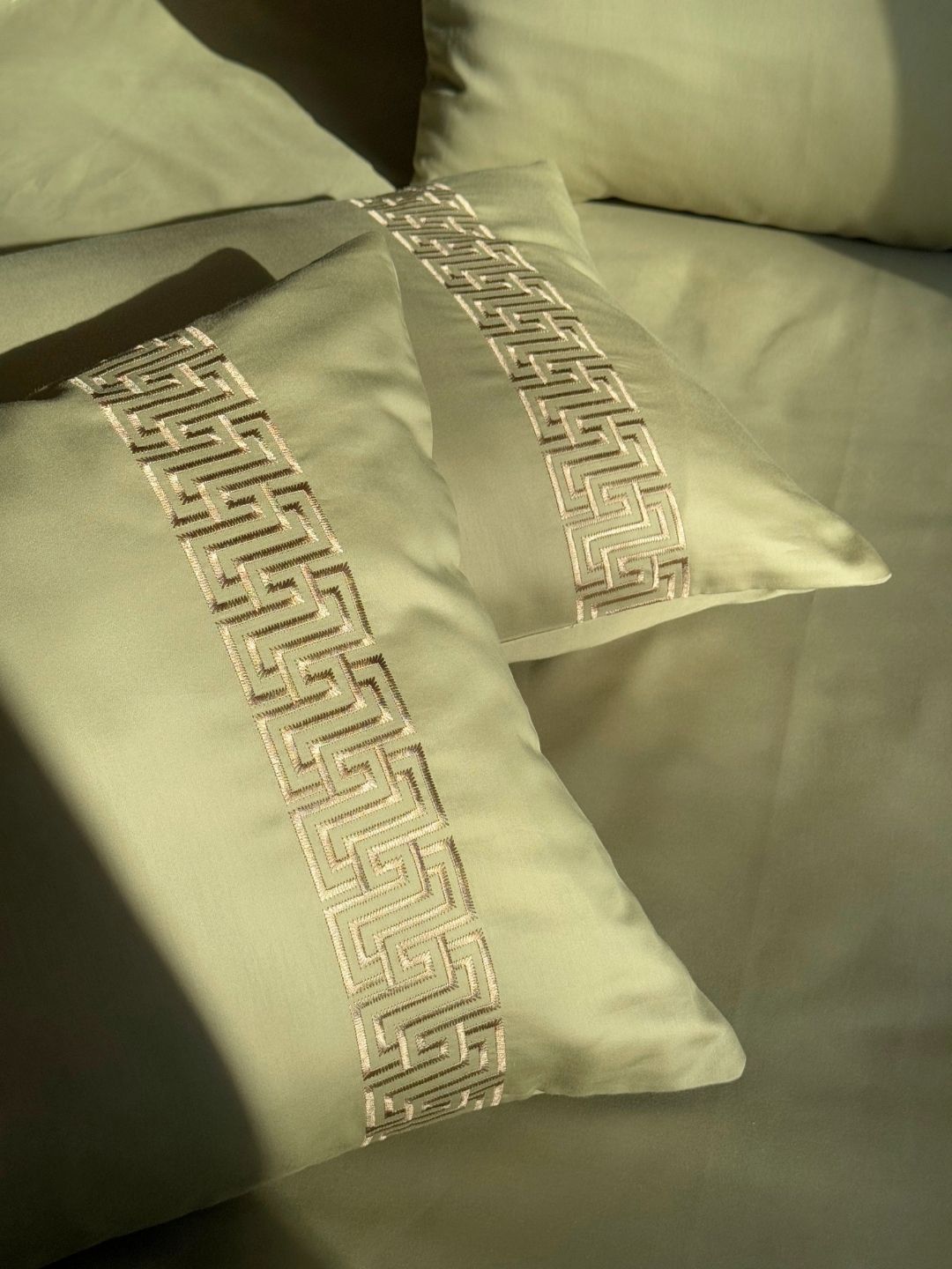 1000TC Cotton Rich Ariana Forest Green Syona Bedsheet Set