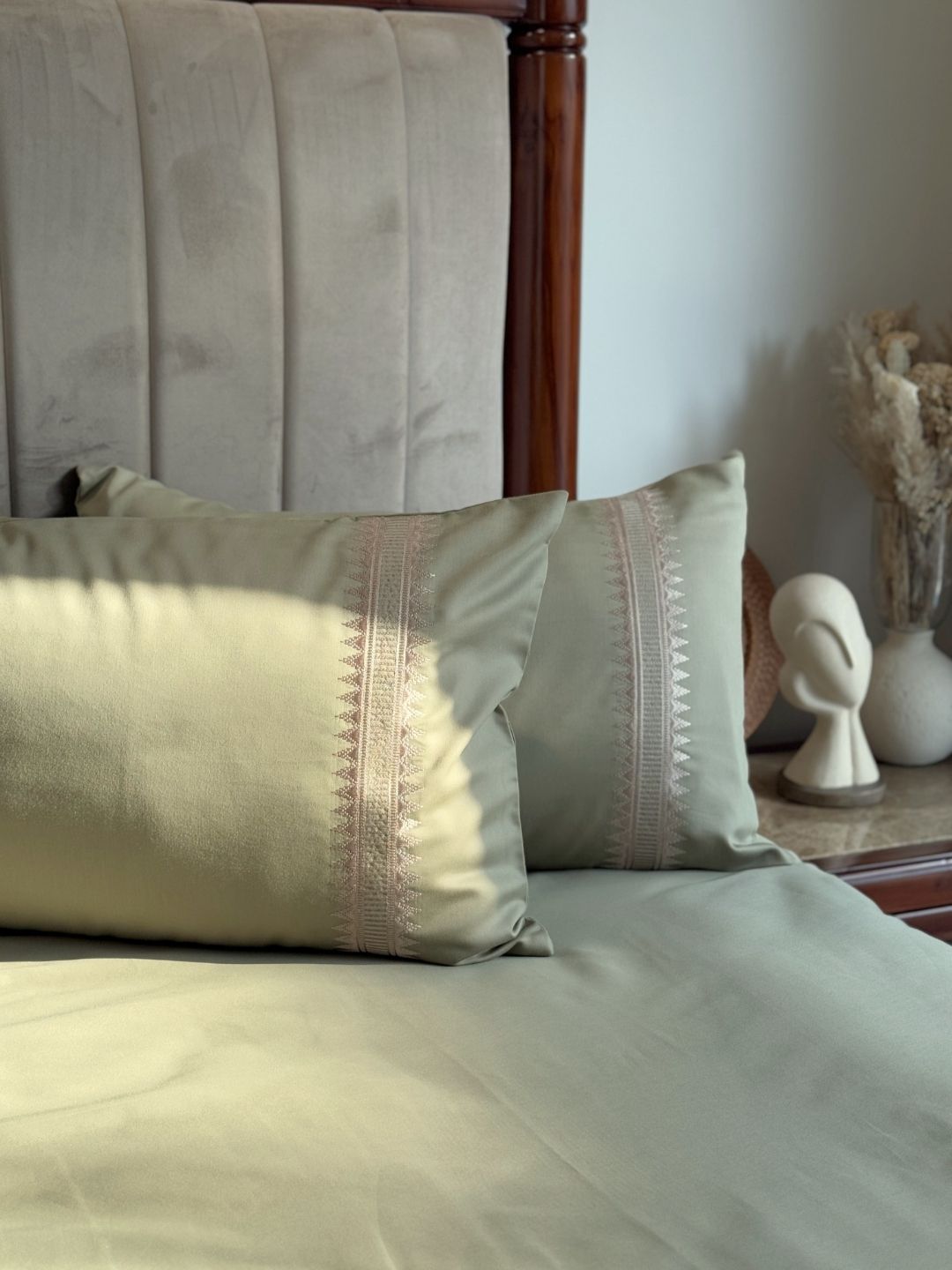 1000TC Cotton Rich Mia Forest Green Syona Bedsheet Set