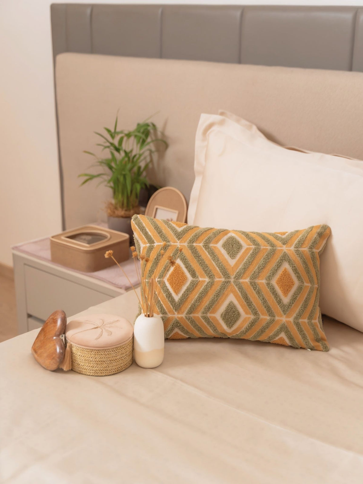 Diamora Oats Beige Treasure Bedsheet Set