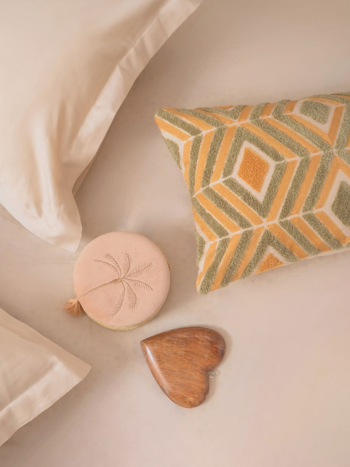 Diamora Oats Beige Treasure Bedsheet Set