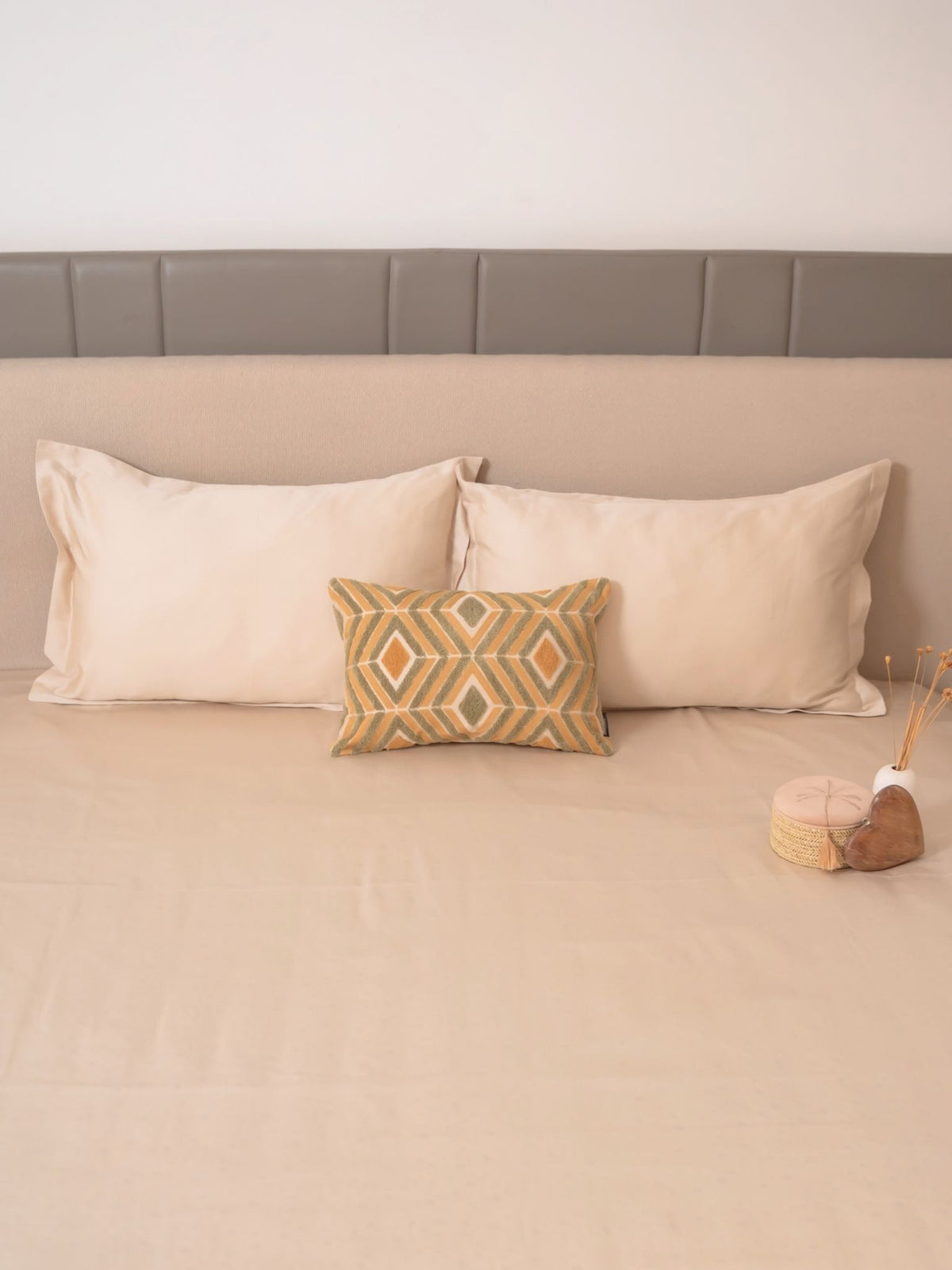 Diamora Oats Beige Treasure Bedsheet Set