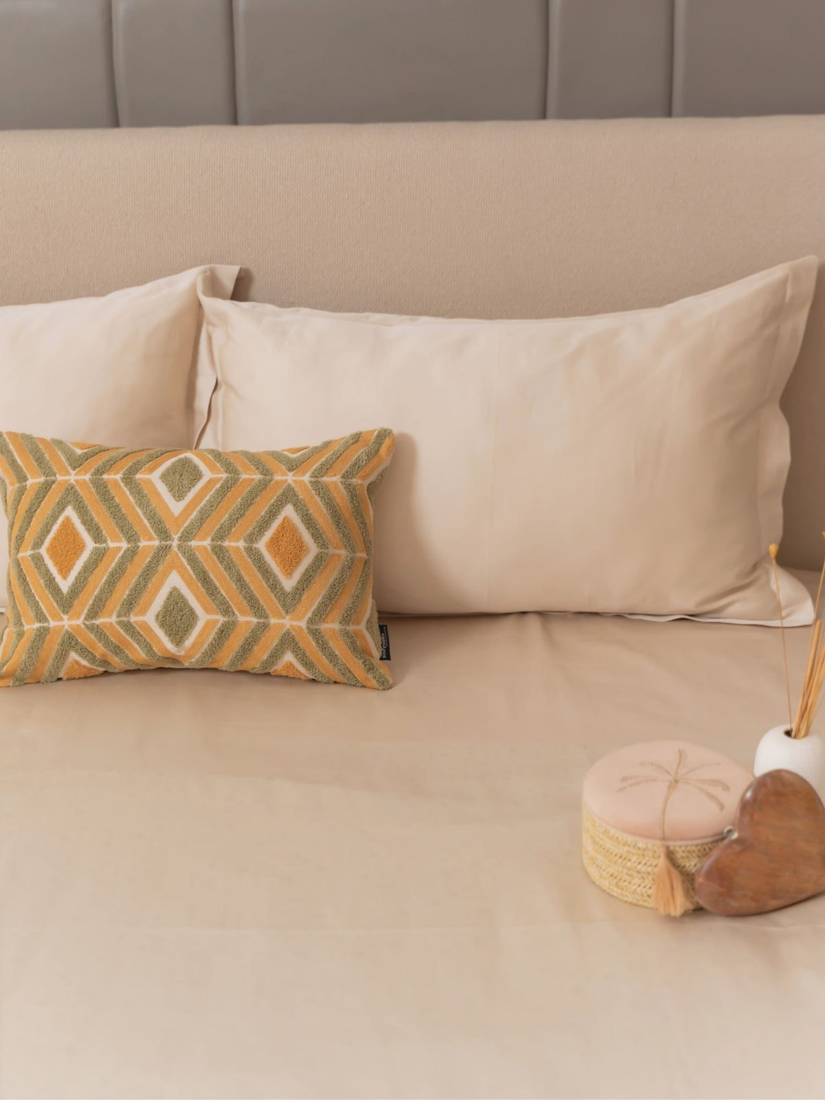Diamora Oats Beige Treasure Bedsheet Set