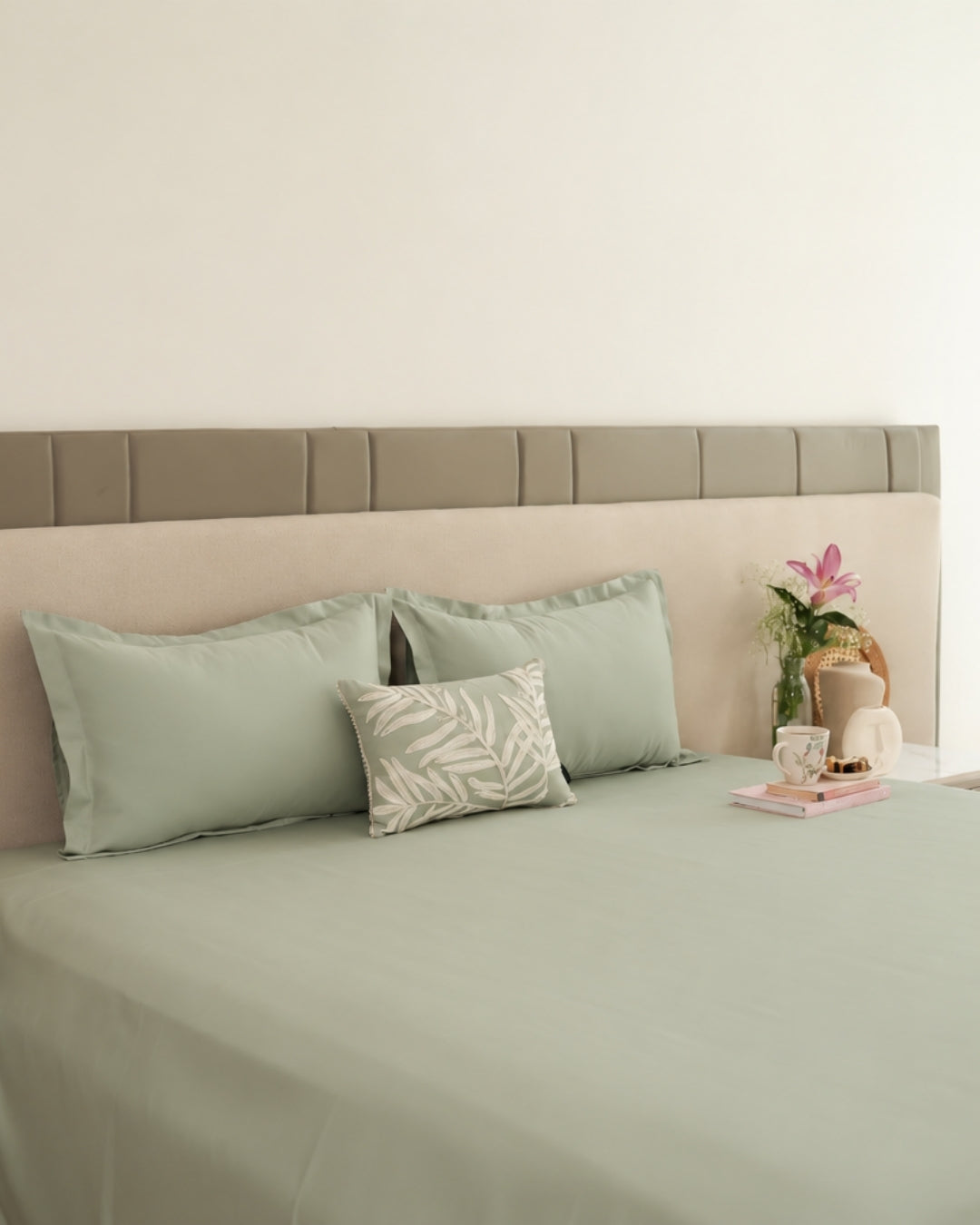 Noira Sage Green 1000TC Cotton Rich Lorenza Bedsheet Set in Gift Box (5 PC Set)