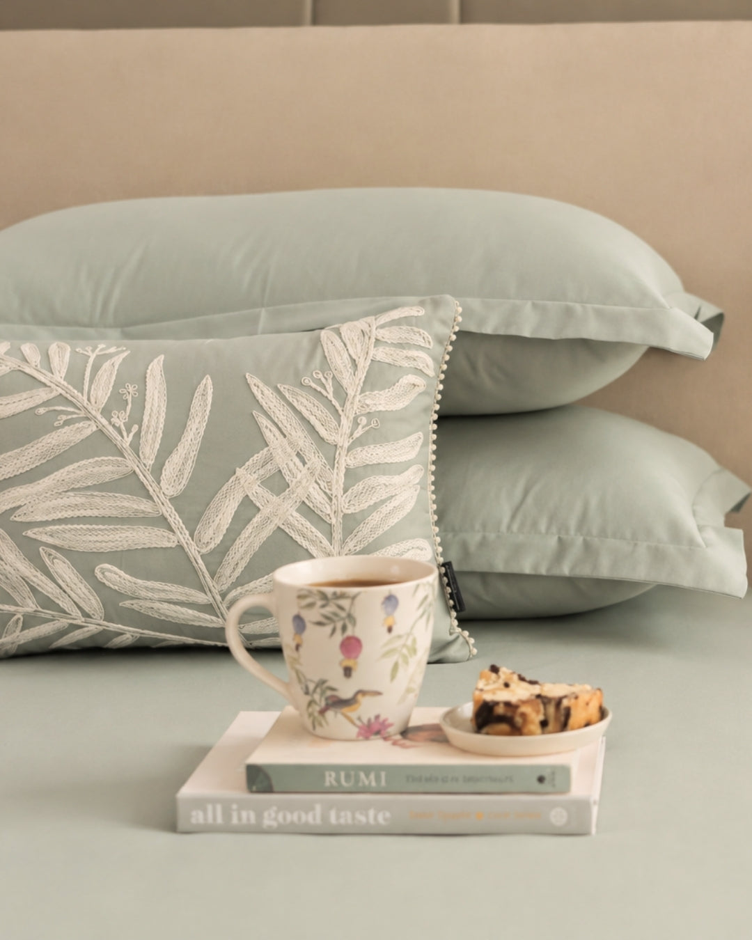 Noira Sage Green 1000TC Cotton Rich Lorenza Bedsheet Set in Gift Box (5 PC Set)