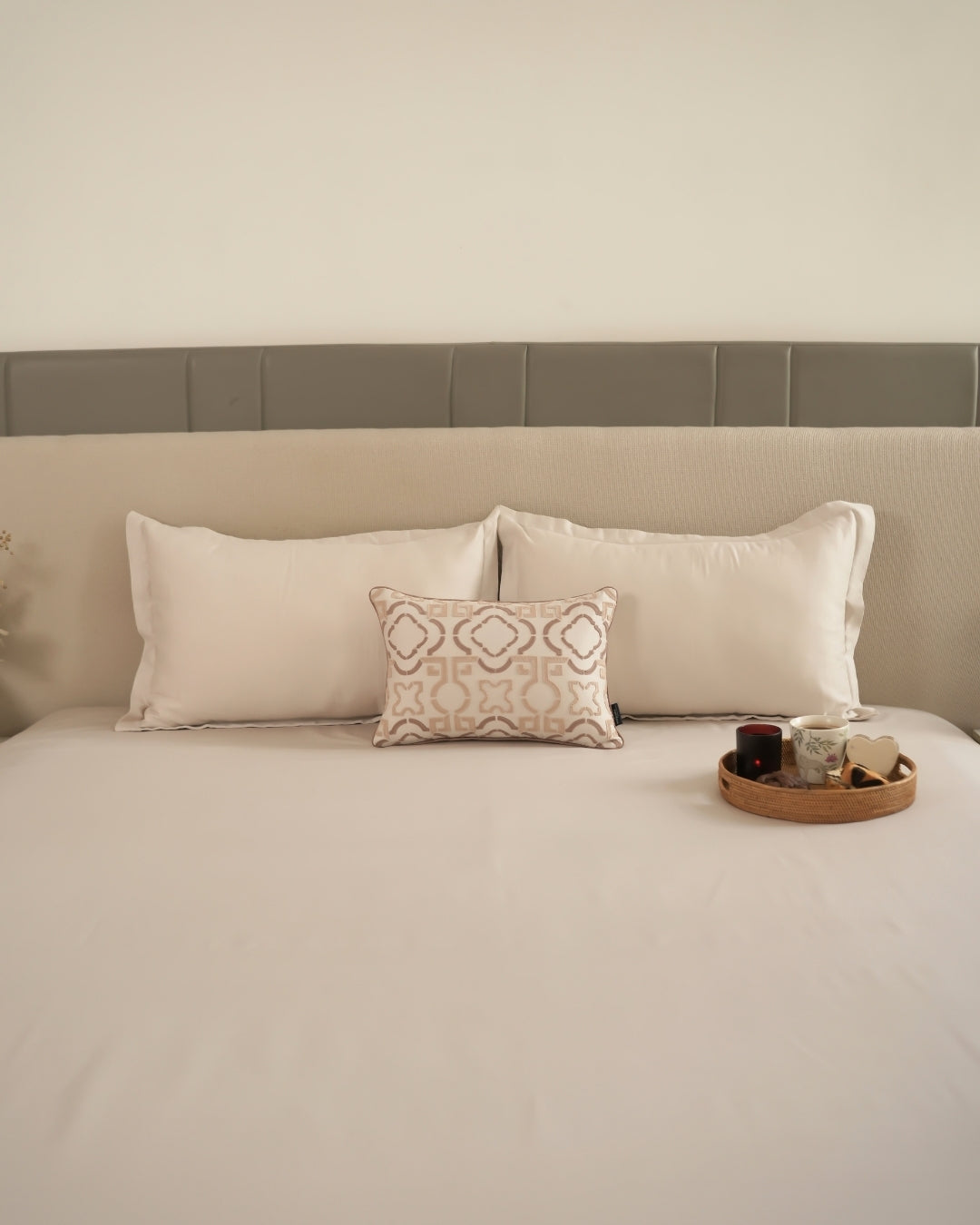Zyra Ivory 1000TC Cotton Rich Lorenza Bedsheet Set in Gift Box (5 PC Set)
