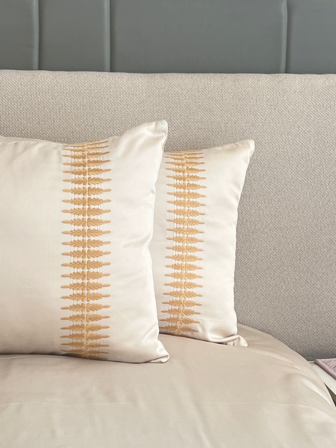 Stella Oats Beige Dreams Bedsheet Set