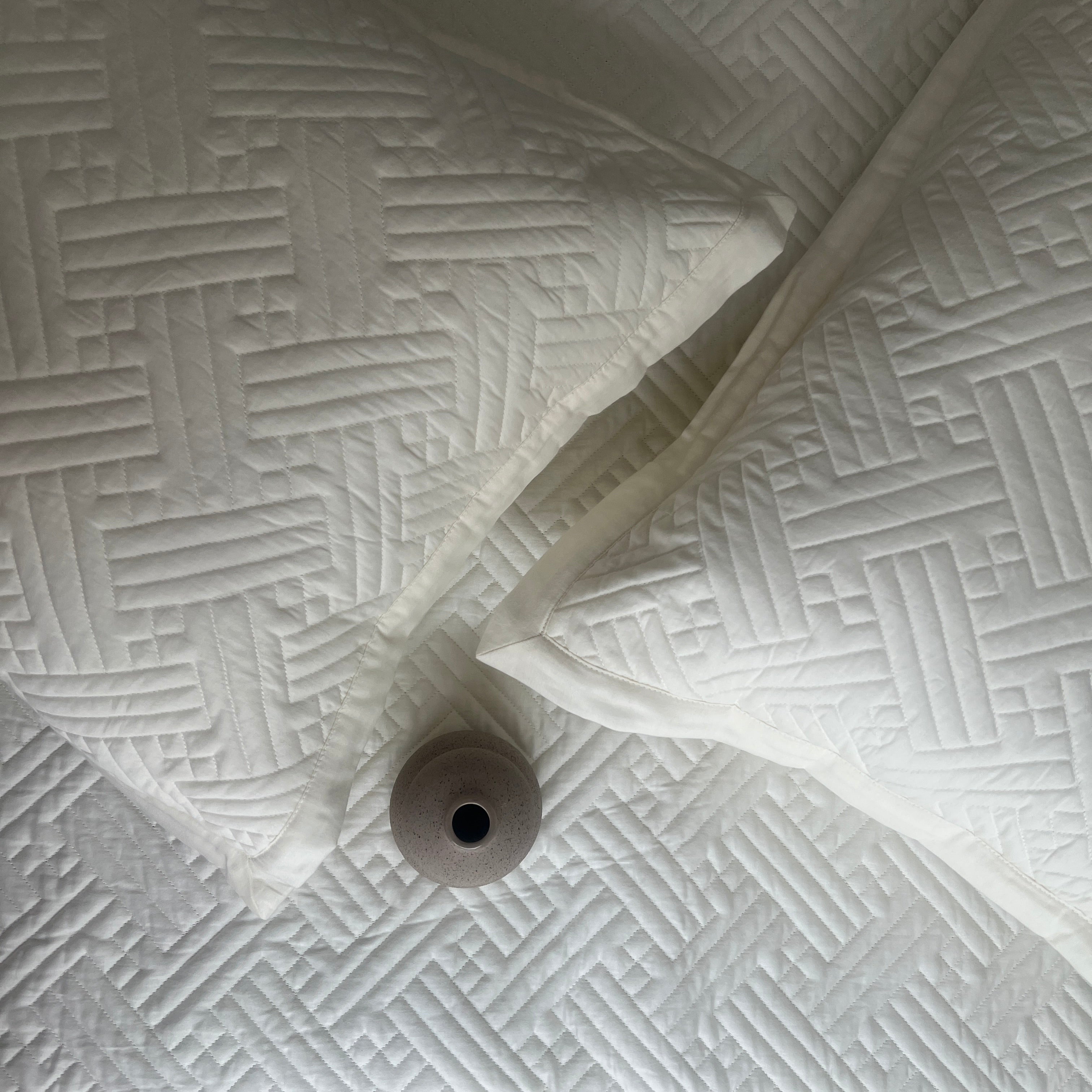 Ivory Triumph Cotton Reversible Bedspread