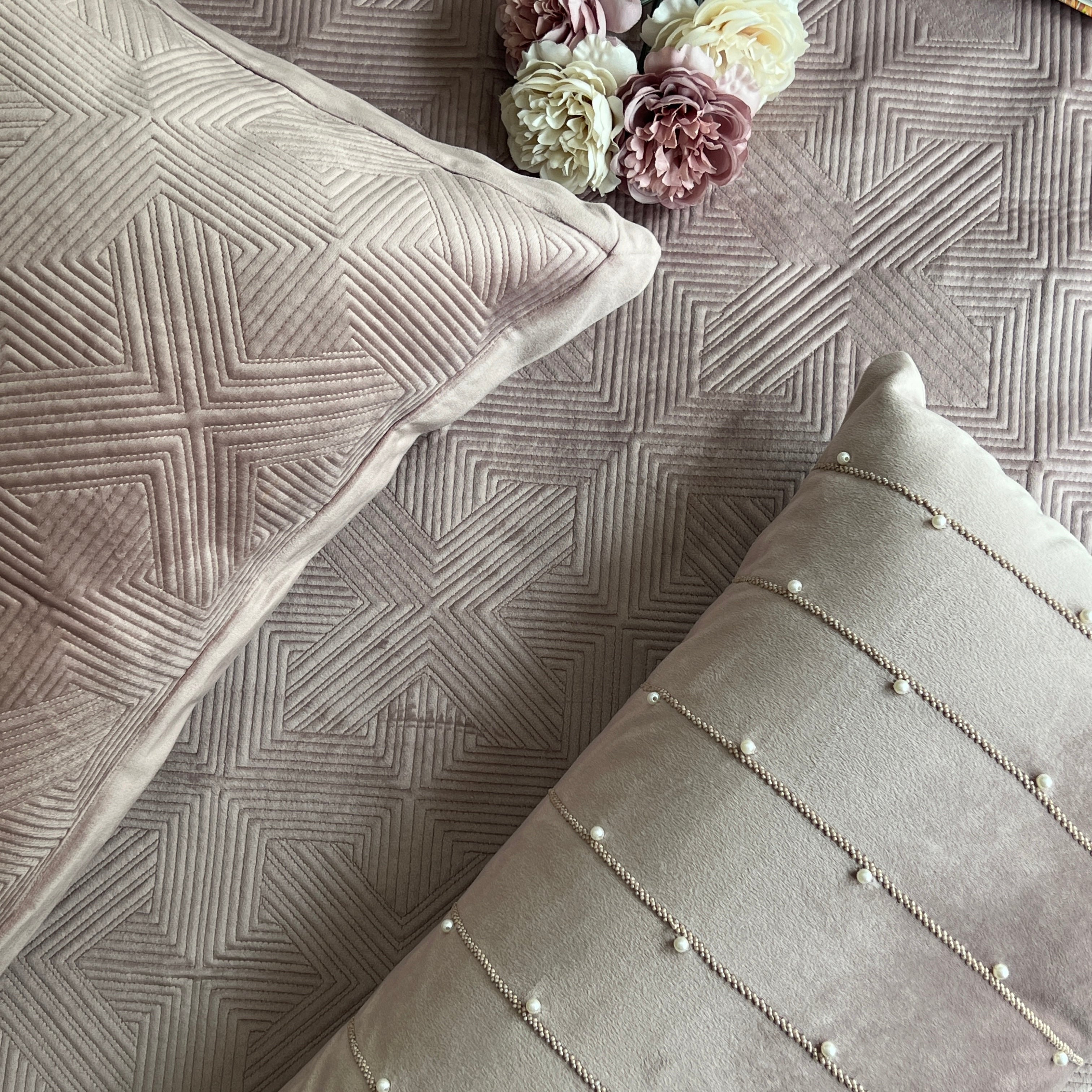 Bonito Onion Pink Velvet Bedspread