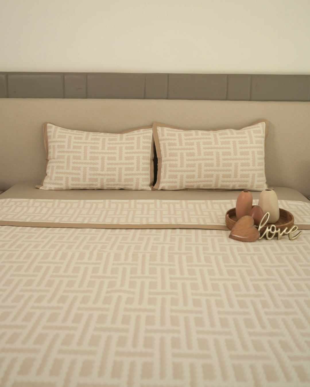 Arco Sand Cotton Jacquard Bedspread Set