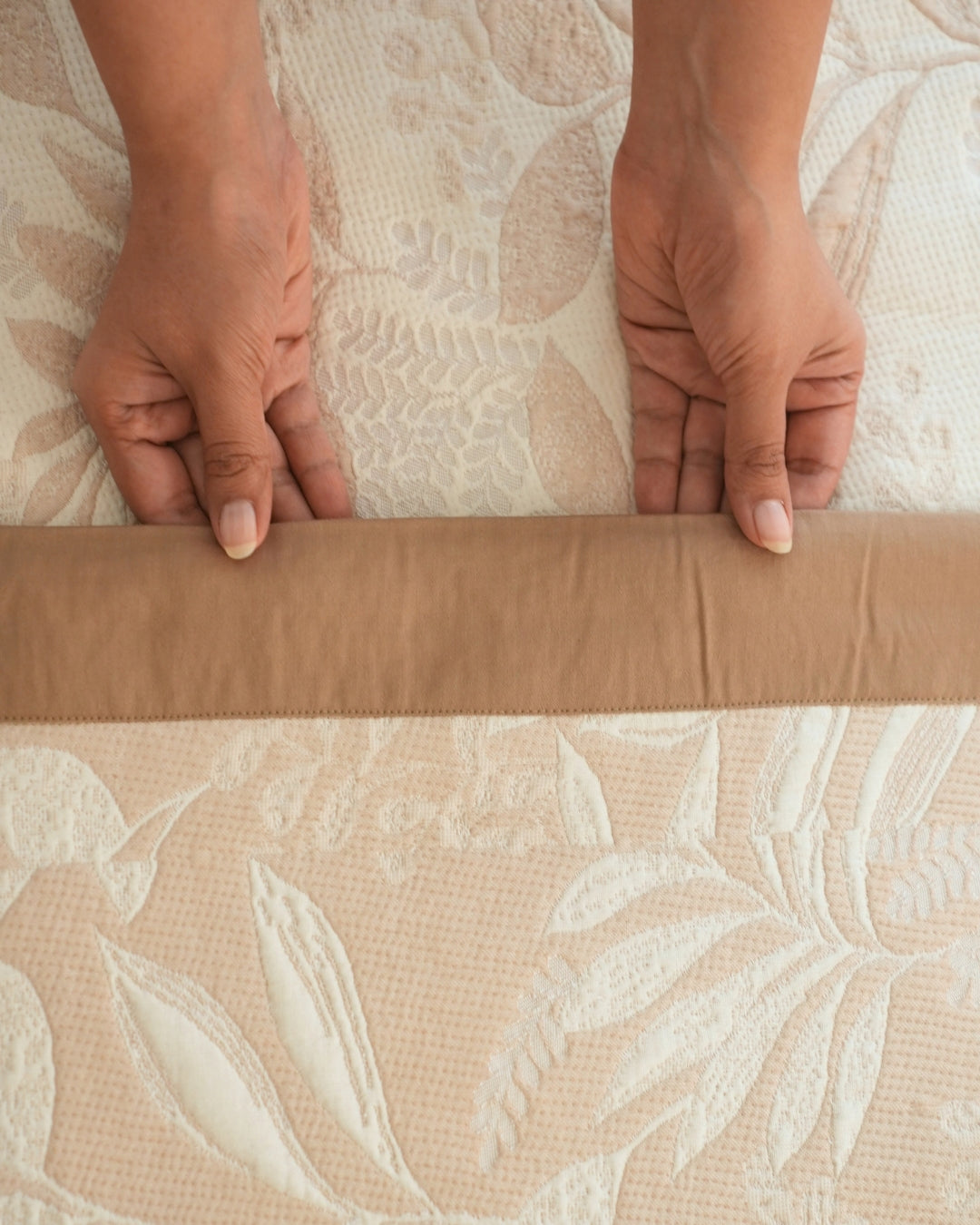 Fleur Sand Cotton Jacquard Bedspread Set